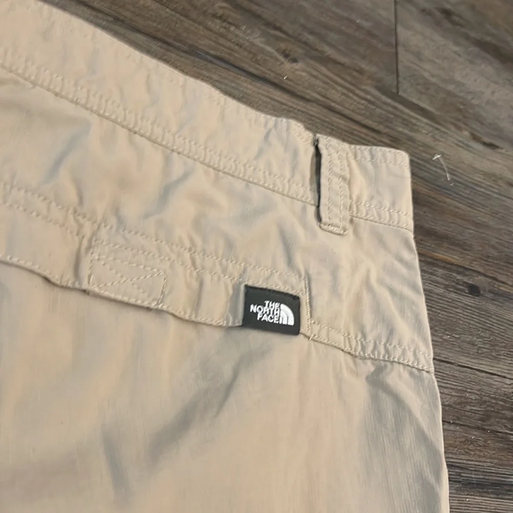 THE North Face Nylon Hiking Shorts Size 40